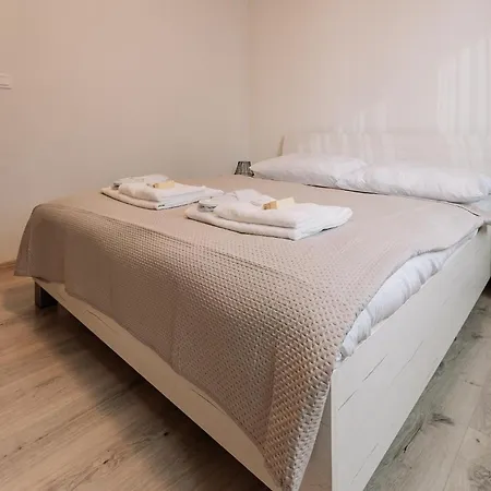 Skau 1 Old Town Family & Business Free Parking * Bratislava