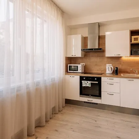 Skau 1 Old Town Family & Business Free Parking * Pressburg