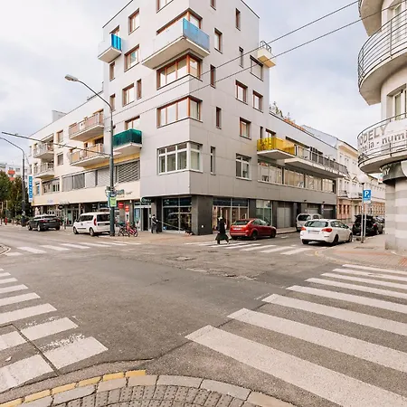 Skau 1 Old Town Family & Business Free Parking Pressburg