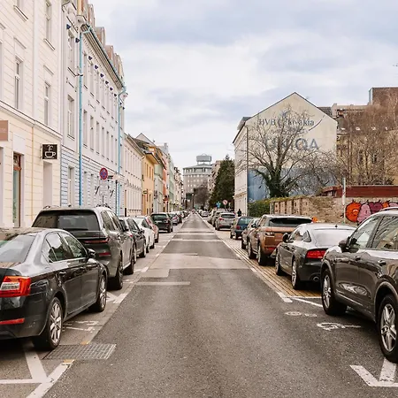 Skau 1 Old Town Family & Business Free Parking * Bratislava